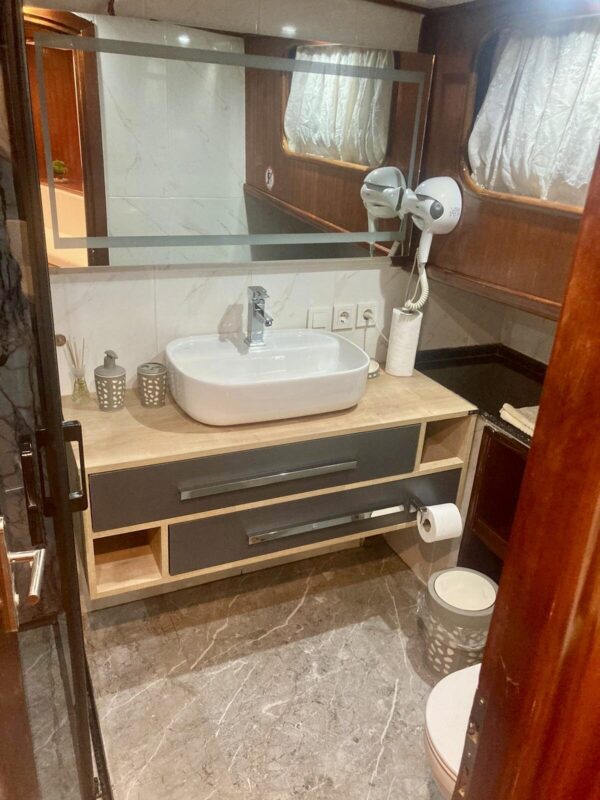 32 Metre 16 Kişi Marmaris Kiralık Delux Gulet-11 32 Metre 12 Kişi Marmaris Kiralık Delux Gulet