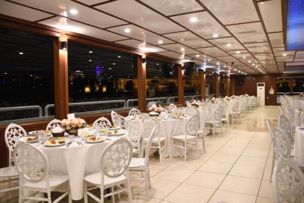 36 metre 200 kişi kiralık davet gemisi-6 İstanbul Boğazında 200 Kişi Kiralık Davet Gemisi