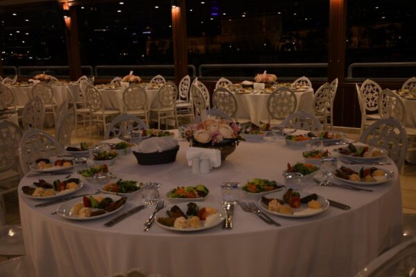 36 metre 200 kişi kiralık davet gemisi-9 İstanbul Boğazında 200 Kişi Kiralık Davet Gemisi