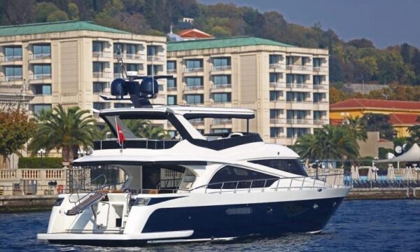 23 metre 20 kişi İstanbul Yat Kiralama-3 23 metre 20 kişi İstanbul Delux Yat Kiralama