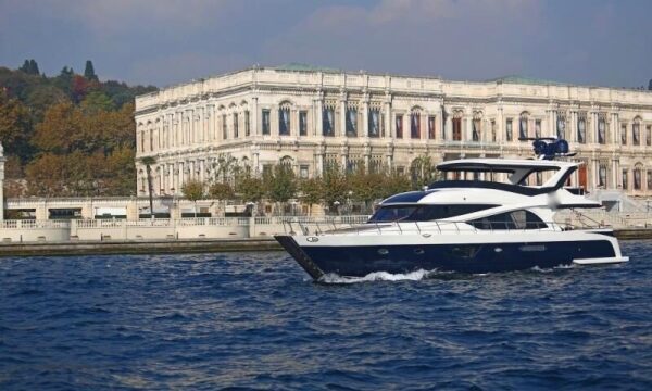 23 metre 20 kişi İstanbul Yat Kiralama-7 23 metre 20 kişi İstanbul Delux Yat Kiralama