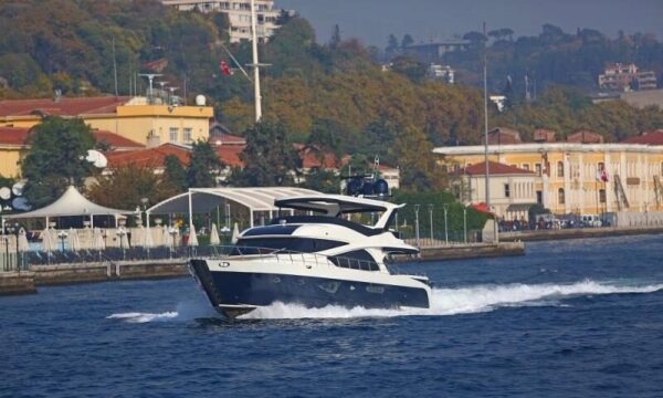 23 metre 20 kişi İstanbul Yat Kiralama-8 23 metre 20 kişi İstanbul Delux Yat Kiralama