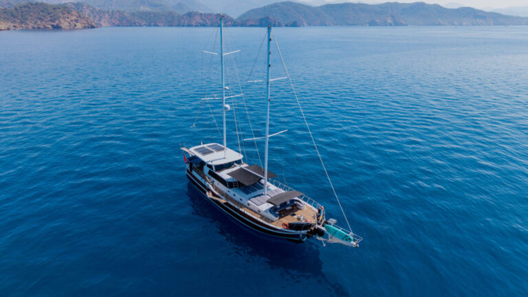 24 mt 12 kişi kiralık gulet Göcek