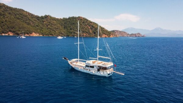 27 Metre 12 Kişi Jakuzili Kiralık Gulet Göcek-1 27 Metre 12 Kişi Jakuzili Kiralık Gulet Göcek