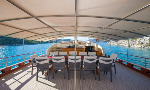 30 Metre 12 Kişi Kiralık Gulet Marmaris