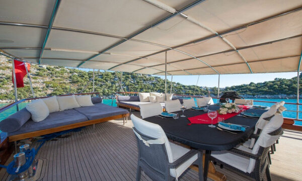 30 Metre 12 Kişi Kiralık Gulet Marmaris