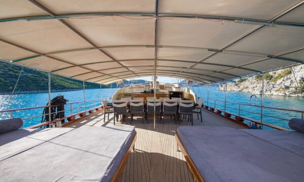 30 Metre 12 Kişi Kiralık Gulet Marmaris
