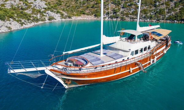 30 Metre 12 Kişi Kiralık Gulet Marmaris