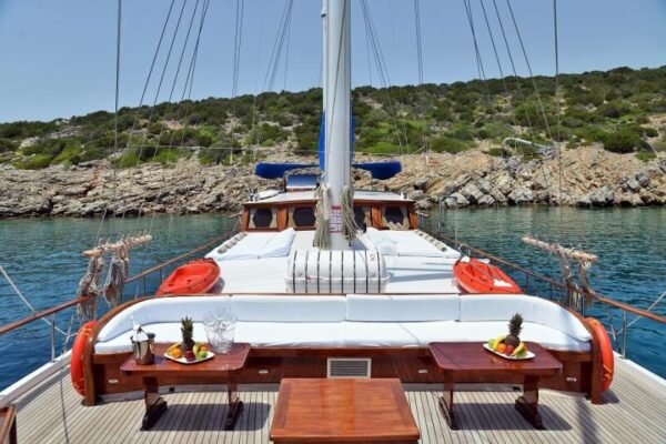 30 Meter, 6 Cabin Gulet for Rent in Bodrum