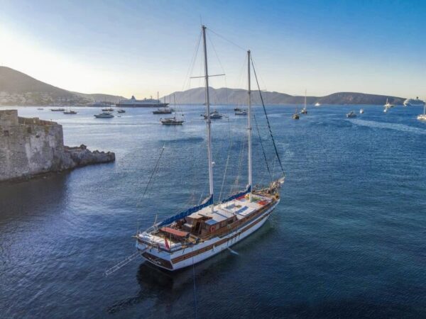 30 Meter, 6 Cabin Gulet for Rent in Bodrum