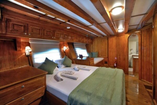 30 Meter, 6 Cabin Gulet for Rent in Bodrum