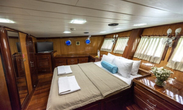 30 Meters, 6 Cabins, 12 People Gulet Charter in Fethiye