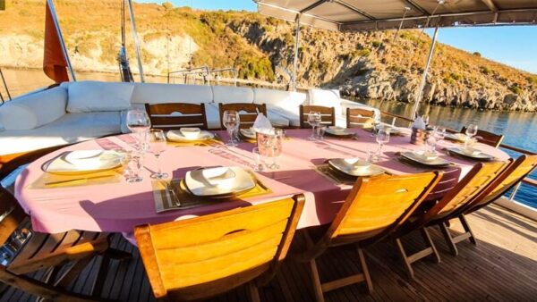 30-meter, 7-cabin gulet for rent in Bodrum.