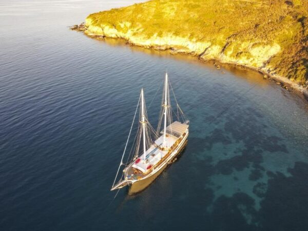 30-meter, 7-cabin gulet for rent in Bodrum.