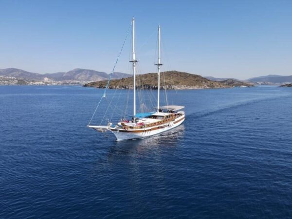 30-meter, 7-cabin gulet for rent in Bodrum.