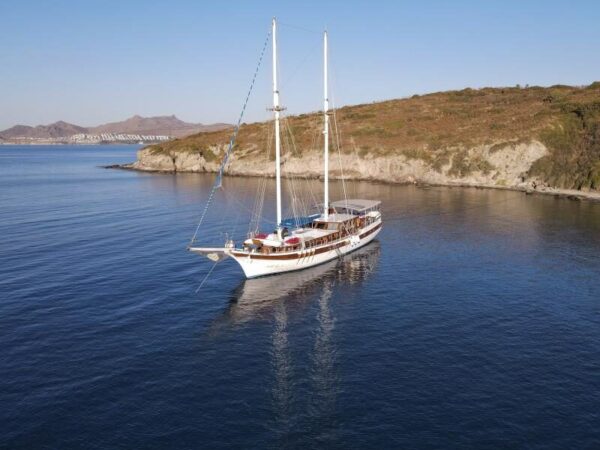 30-meter, 7-cabin gulet for rent in Bodrum.