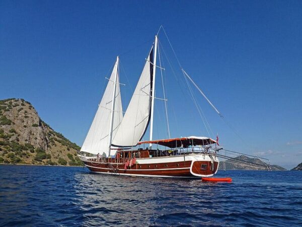 30-meter, 14-person capacity gulet for rent in Bozburun.