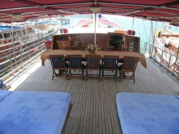 30-meter, 14-person gulet for rent in Bozburun