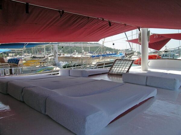 30-meter, 14-person gulet for rent in Bozburun