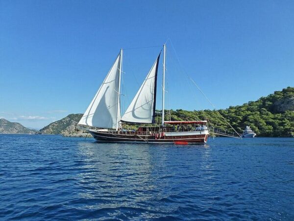 30-meter, 14-person gulet for rent in Bozburun