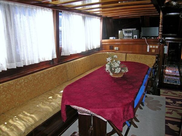 30-meter, 14-person gulet for rent in Bozburun