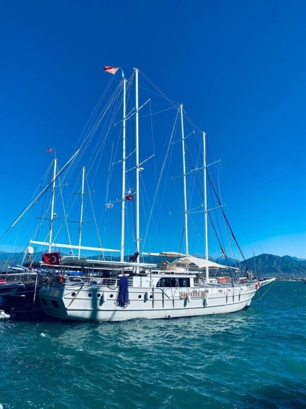 31 Metre 20 Kişi Fethiye Kiralık Gulet