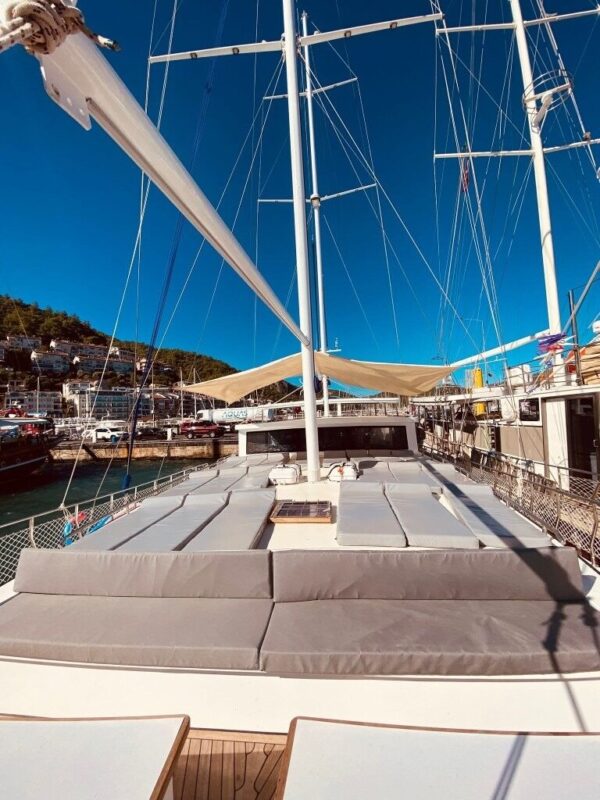31 Metre 20 Kişi Fethiye Kiralık Gulet