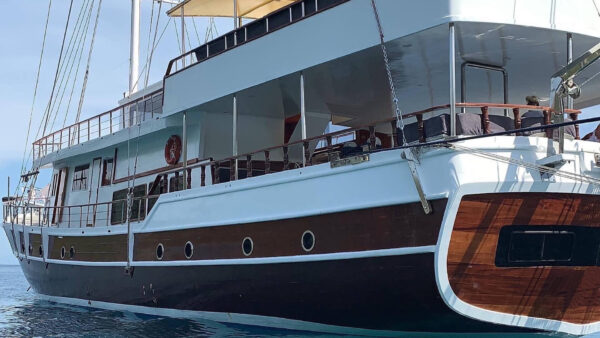 32 Meter 24 Person Yacht Charter in Bodrum