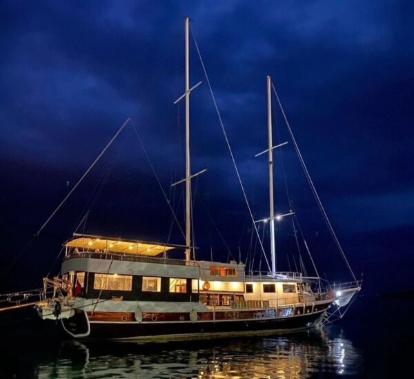 32-meter Deluxe Gulet for Rent in Bodrum for 24 People