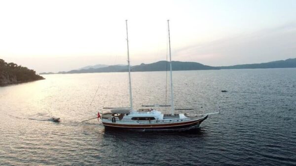 34-meter, 6-cabin deluxe gulet for rent in Bozburun.