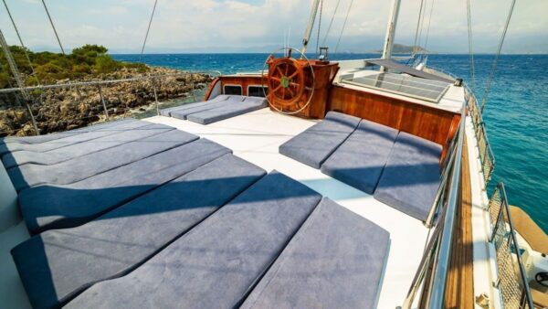 Milo M 36-meter 22-person gulet for rent in Marmaris