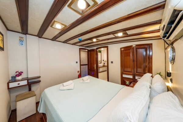 39 Metre 22 Kişi Fethiye Kiralık Delux Gulet