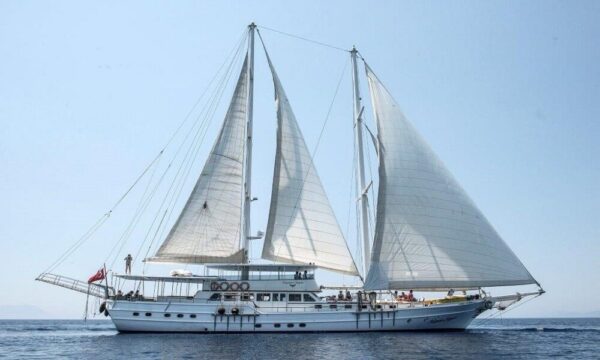 41-meter, 22-person Gulet for Rent in Bodrum