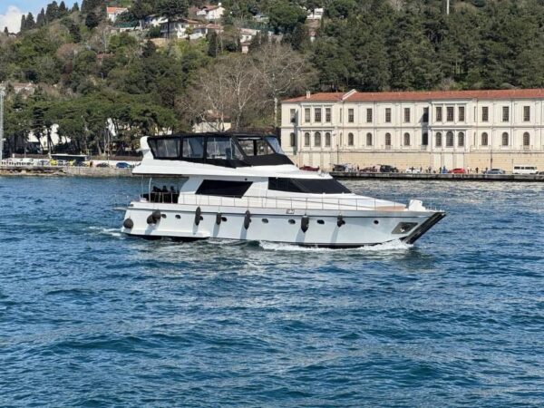 İstanbul 36 Kişi Kiralık Motoryat