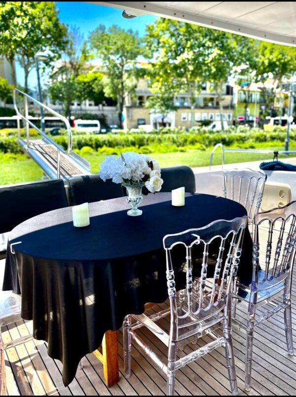 İstanbul Boğazında 12 Kişi Kiralık Motoryat