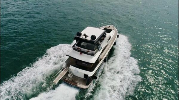 İstanbul Boğazında 20 Kişi Kiralık Motoryat-4 İstanbul Boğazında 20 Kişi Kiralık Motoryat