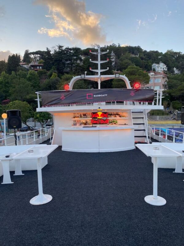 İstanbul Boğazında 22 Metre 120 Kişi Kiralık Davet Teknesi