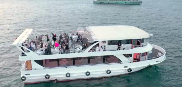 İstanbul Boğazında 24 Metre 150 Kişi Kiralık Davet Gemisi