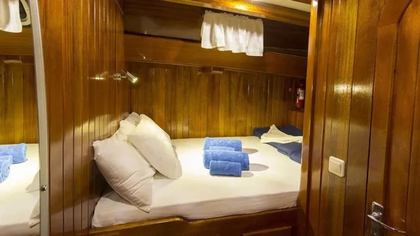 11-b8009m-sultan-a-maviyolculuk-double-kabin 28 metre 8 Kabin Bodrum Kiralık Lüks Gulet