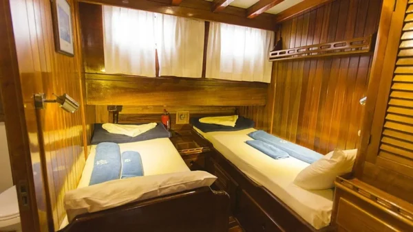 17-b8009m-sultan-a-maviyolculuk-twin-kabin 28 metre 8 Kabin Bodrum Kiralık Lüks Gulet