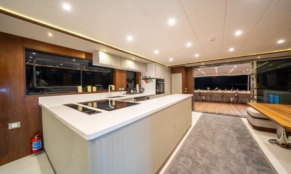 23 metre 9 kişi Fethiye Trawler Yat Kiralama-24 Fethiye ve Göcek’te Lüksün Adresi: 23 Metre Kiralık Trawler (9 Kişilik)