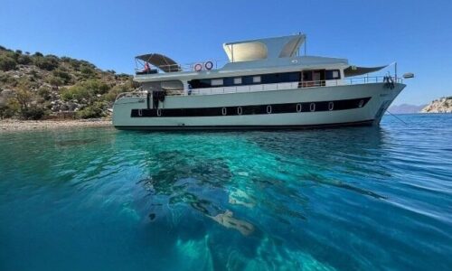 24 metre 12 kişi Bozburun Trawler Yat Kiralama