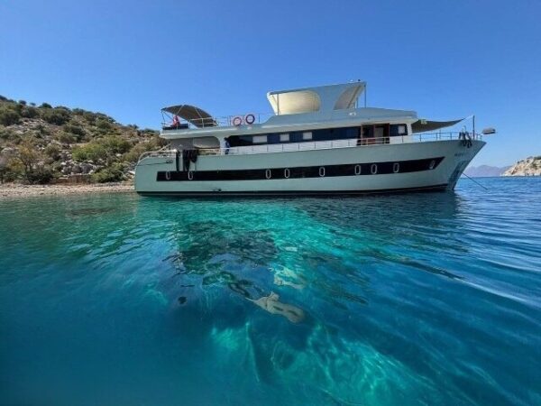 24 metre 12 kişi Bozburun Trawler Yat Kiralama1 24 metre 12 kişi Bozburun Trawler Yat Kiralama