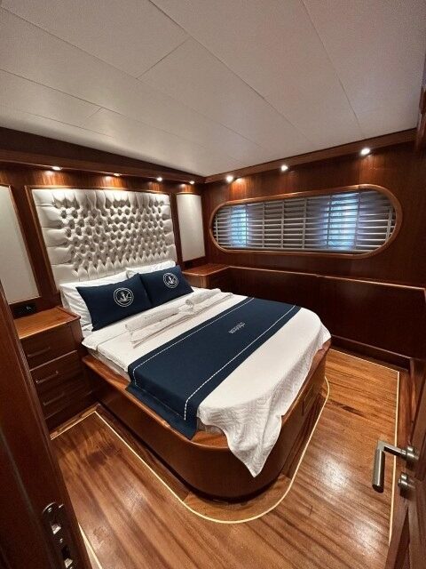 24 metre 12 kişi Bozburun Trawler Yat Kiralama13 Bozburun’da 2025 Yapımı Lüks: 24 Metre Trawler Kiralama