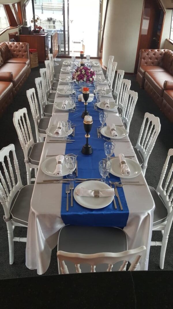 24 metre 30 kişilik Boğazda Lüks Yat Kiralama