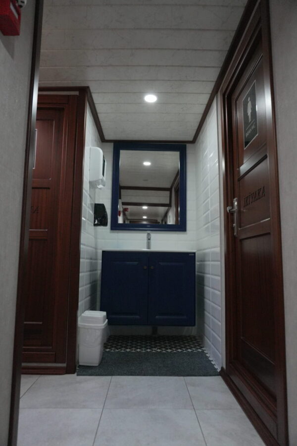 25 meters 70 people Istanbul Bosphorus Tour Boat for Rent (13) 25-meter, 70-person capacity Istanbul Bosphorus Tourist Boat for Rent