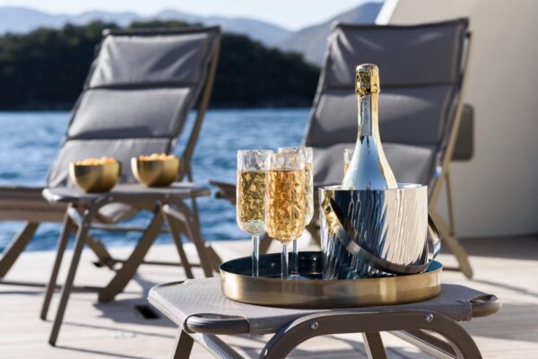 Marmaris’te 2024 Yapımı Lüks Deneyim: 26 Metre Kiralık Trawler