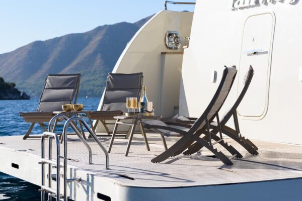 Marmaris’te 2024 Yapımı Lüks Deneyim: 26 Metre Kiralık Trawler