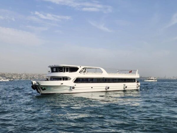 36 metre 180 kişi Boğazda Kiralık Davet Gemisi-2 34 metre 180 kişi Boğazda Kiralık Davet Gemisi