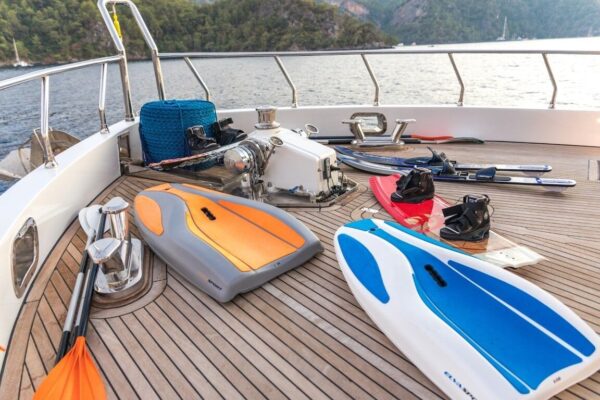 imgi_10_07-ft405e-floki-trawler-bodrum Fethiye’nin Göz Bebeği: 24 Metre Delüks Kiralık Trawler